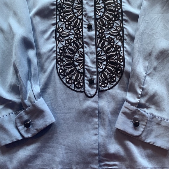 Bob Mackie Wearable Art Button Up Embroidered Womenโs Blouse - Picture 5 of 9